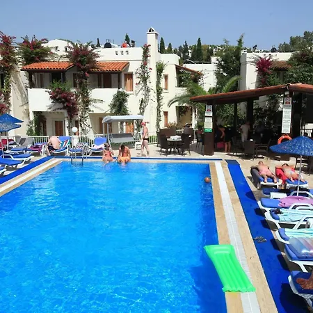Apartahotel Summer Garden Bitez