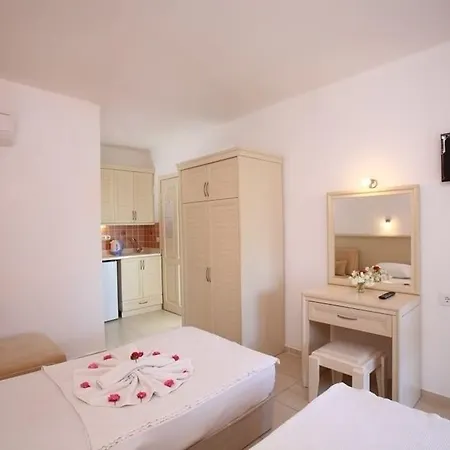 Apartahotel Summer Garden 3*