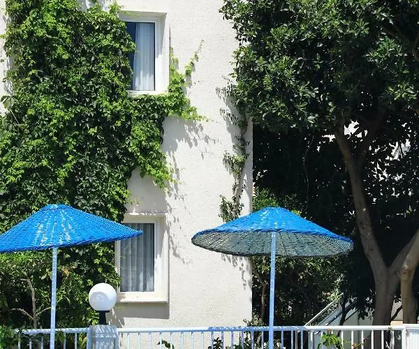 Summer Garden 3*