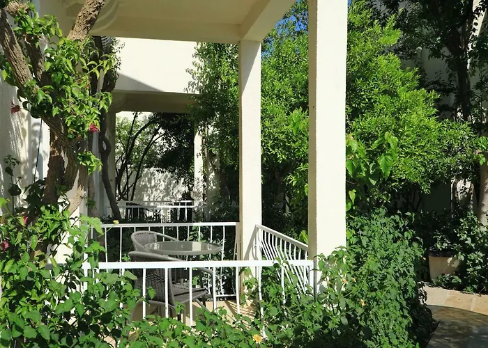 Summer Garden Aparthotel 3*